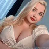 AshleyPeach from fansly